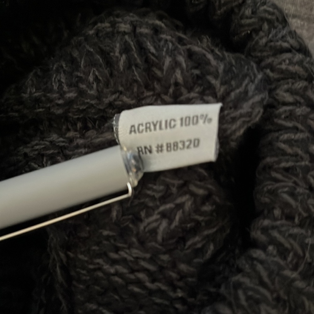 NWT C.C. | Knit beanie | Black/Charcoal | One Size - Picture 7 of 7